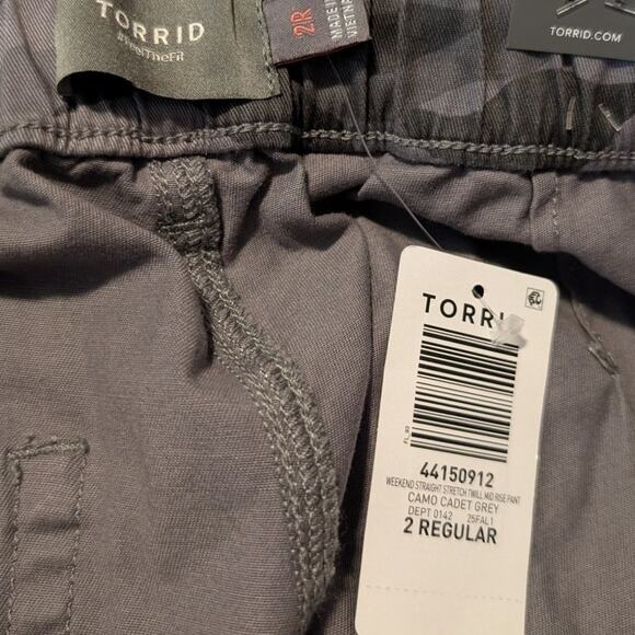 Torrid NWT Weekend Mid-Rise Straight Stretch Twill Camo Cadet Grey 2R (2X) - Picture 3 of 11